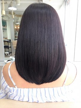 プラグ(Plug) ツヤ髪ミディアムヘア