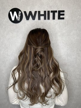 ホワイト(WHITE) [WHITE RYOTA] コントラストハイライト×ヌーディベージュ