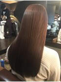 カラーとストレートで憧れの艶髪ロングスタイル