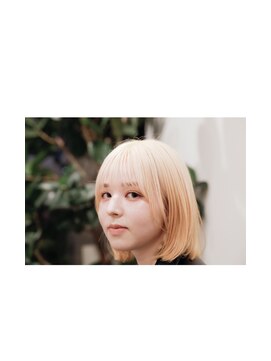 ライカ(Lycka) 金髪ボブ