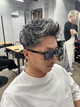ワン(ONE) ホワイトメッシュ×ニュアンスパーマ