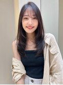 可愛いくてどこか大人っぽい。華やかストレートヘア