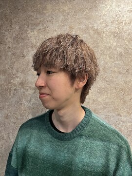 キタセンジュバーバー バイ ティーズ(KITASENJU BARBER by T's) ベージュ　ブリーチ　マッシュ