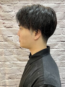 グレイスフル バーバープラチナム 六本木店(Graceful Barber platinum) ツーブロ/センターパート