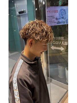 アヴァンス 広島本通店(AVANCE.) 外国人風ブラウン×ハイライト波巻きパーマ