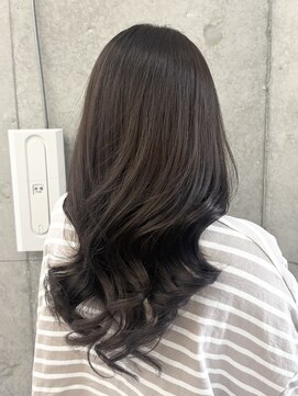 ミリィバイアヤラ 船橋店(MIRYI by ayala) 【AYAKA】ダークグレージュ/透明感/レイヤー