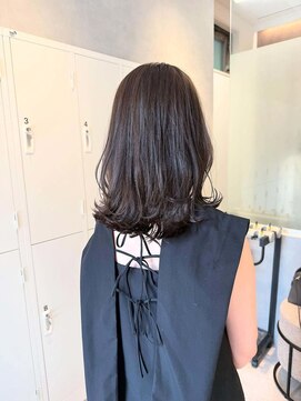 エレノア 新宿新南口(Eleanor) 艶感ラベンダーグレージュ×くびれロブ