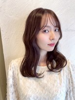 シロ(SiLO)&nbsp;小顔見えくびれミディ×顔まわりレイヤー 艶ブラウン