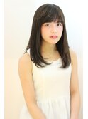 ツヤのあるストレートスタイル