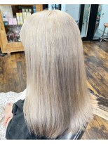ガルボ ヘアー(garbo hair) ＃ホワイトカラー＃セミロング＃ケアブリーチ＃ハイトーン