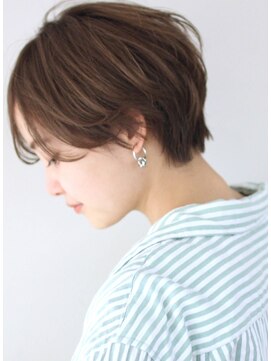 サーカス バイ ビュートリアム 青山(CIRCUS by BEAUTRIUM) 【目時】前髪長め 丸み 小顔 マッシュショート 30代 40代