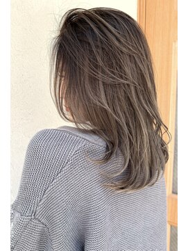 トルネード(TORNADO) レイヤーカットグレージュハイライト白髪ぼかし　n3.22