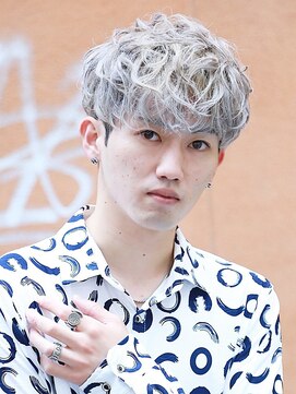 モットコウ 松山大街道(Mot-Co) 無造作束感マッシュ×ホワイトミルクティー