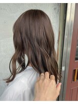 ルアウ ヘアアンドメイク(LUAU Hair&Make) 【 曽谷彩夏 】フォギーベージュ 艶ベージュ ゆる巻き
