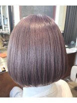 ヘアーアンドメイク マニス(hair&make manis) 控えめ可愛いラベンダーグレージュ ツヤ髪ボブ