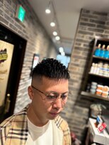 ミリオンバックス 御徒町店(Million Backs)&nbsp;無造作クロップ/フェード/束感ショート<理容室>[メンズ]