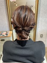 ナブラ(NABLA)&nbsp;ミディアムシニヨンアレンジ『NABLA』『倉敷美容室』