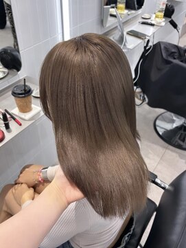 オニキス(ONYX) 透明感グレージュカラー艶髪ワンホンへア韓国レイヤー髪質改善