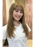 ロング顔まわりレイヤーハッシュカットブリーチゴールド