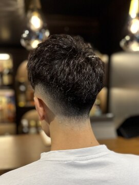 銀座 シノ 本店(shino) 【銀座理容室】癖毛カット