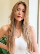 ノラ ウメダ(NORA UMEDA)&nbsp;ダブルカラーブロンドミルクティーベージュカラーレイヤーカット