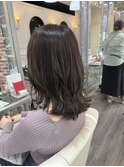 ゆる巻きに合うグレージュヘア