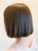 前髪あり大人可愛いウルフレイヤーアッシュベージュ小顔カット