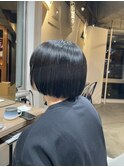 顎ラインの切りっぱなしボブ◎インナーエメラルドグリーン