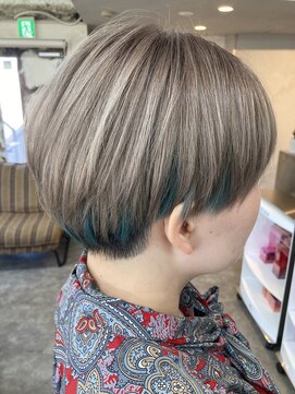 ヘアーグロウニコ(hair grow nico...) ショートとグレージュと緑