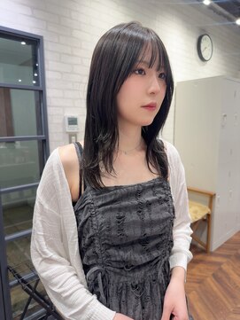 ジーナ 博多(Zina) ハッシュカット×ダークグレー