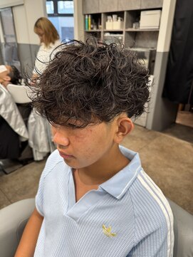 ノイセル 西本町(Noisyle) フェザーパーマスパイキーショートブルーブラックサーフカールF