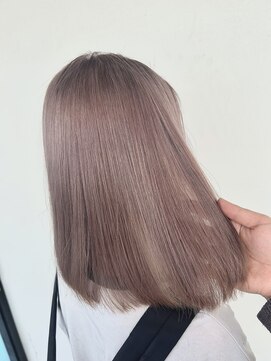 ロブ(R.O.B) ベージュカラー