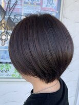 フリー(Free)&nbsp;脱白髪染め白髪ぼかしシークレットハイライト×ショートヘアー