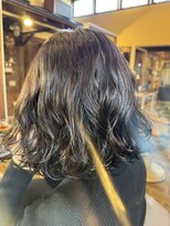 テントヘアー(tent hair)&nbsp;ゆるめパーマで作る大人ミディアムスタイル