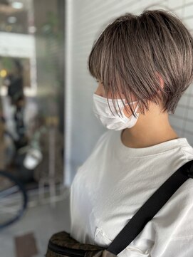 ヘアアンドスペース ベロン(hair&space velon) グレージュショート