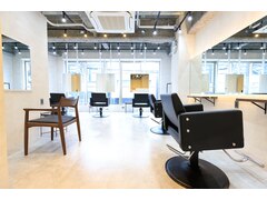 Agu hair calme 鷺沼駅前店【アグ ヘアー カルム】