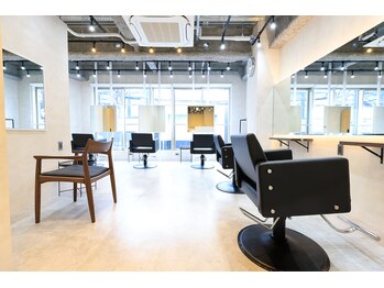 Agu hair calme 鷺沼駅前店【アグ ヘアー カルム】