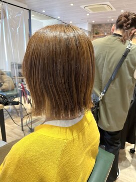 サラ(sarah) 切りっぱなしボブ/ナチュラルブラウン