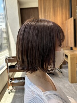 ココ(qoqo) 外ハネボブ　切りっぱなしボブ