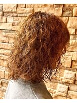 エノモト(ENOMOTO)&nbsp;ハニーベージュ立体感ふわふわパーマ大人可愛い小顔スタイル