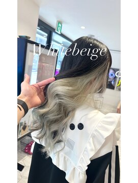 アマンドール(Aman D'or) 【Amand’or西影】周りと差をつけるホワイトインナーカラー