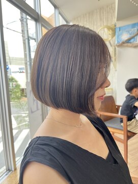 カナエ(CaNaE) キュっと収まるボブ