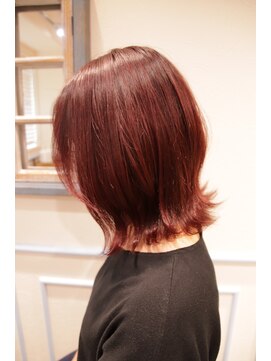 リベルタ(Re:berta) ブリーチ無しワンカラーボルドー外ハネぱっつんボブ