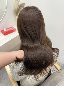 ラビス クローバー(Lovis clover) ホワイトブロンド/外ハネボブ/ワイドバング/ブルーブラック