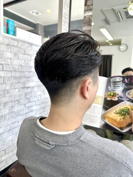 ヘアーメイクロージー 八軒店 (HAIR MAKE ROSY) ツーブロマッシュフェードカットU24ツイスパフェザーパーマ