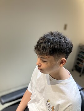 ガニメデ(GANYMEDE) 強い癖を活かしたスペインカールスタイル