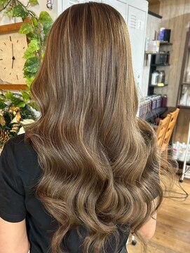 アフィナー(Afinar) 【横浜駅/横浜西口】ハイライト×ミルクティー