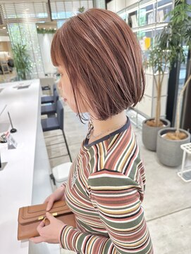 ステア ケース(stair case) 大人ハイライトピンクベージュ前下がりボブ外ハネ