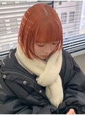 オレンジベージュ　ブリーチカラー　ミニボブ　前髪あり