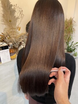 圧倒的ツヤ髪／髪質改善ストレート/ナチュラルブラウン